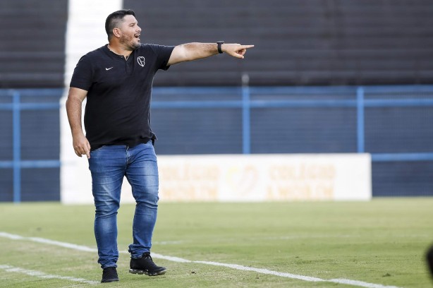 Técnico Eduardo Barroca comandou a goleada sobre o River-PI pela Copa do Brasil Sub-20