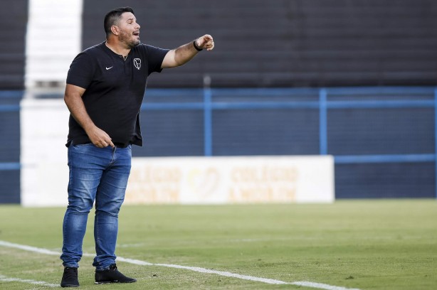 Timãozinho, de Eduardo Barroca, goleou o River-PI pela Copa do Brasil Sub-20