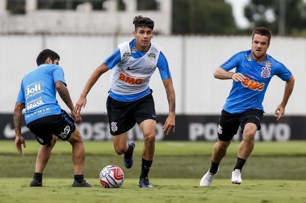Ángelo Araos e Ramiro no treino deste sábado no CT Joaquim Grava