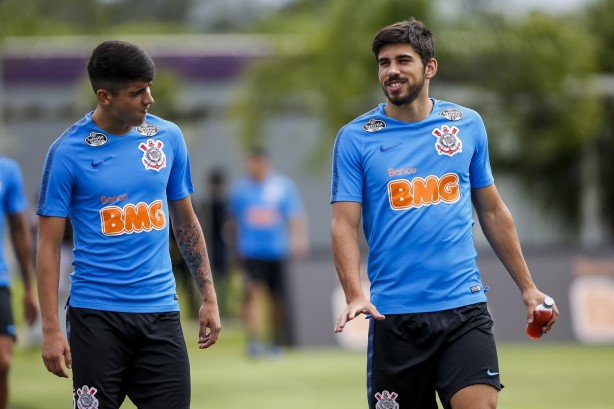 Araos e Méndez no treino deste sábado no CT Joaquim Grava