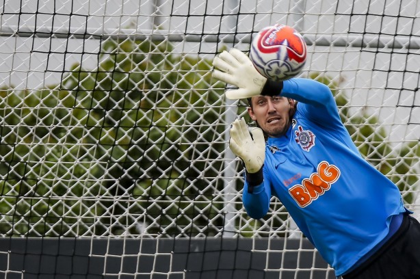 Cássio durante treino no CT Joaquim Grava; próximo desafio é contra o Oeste, pelo Paulistão