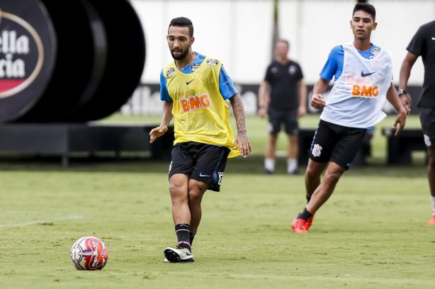 Clayson e Oya no treino deste sábado no CT Joaquim Grava