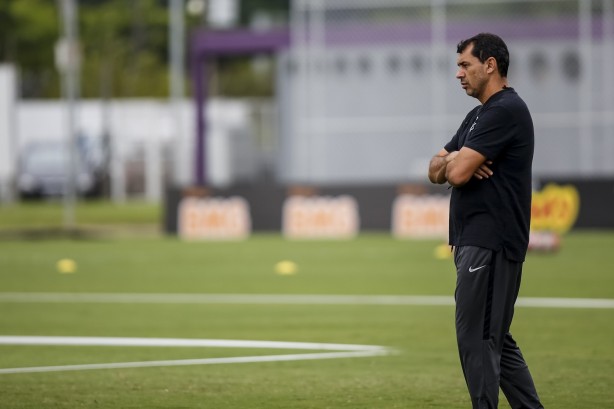Fábio Carille comanda o treino de hoje e prepara equipe para jogo contra o Oeste