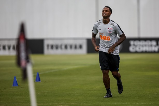 Lembra dele? Renê Júnior treina no CT Joaquim Grava