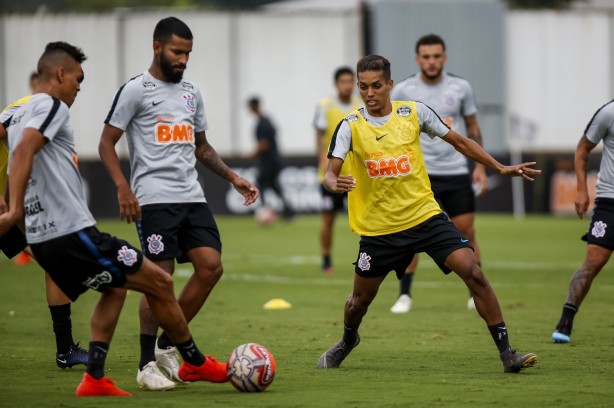 Marquinhos e Pedrinho no treino de hoje no CT Joaquim Grava