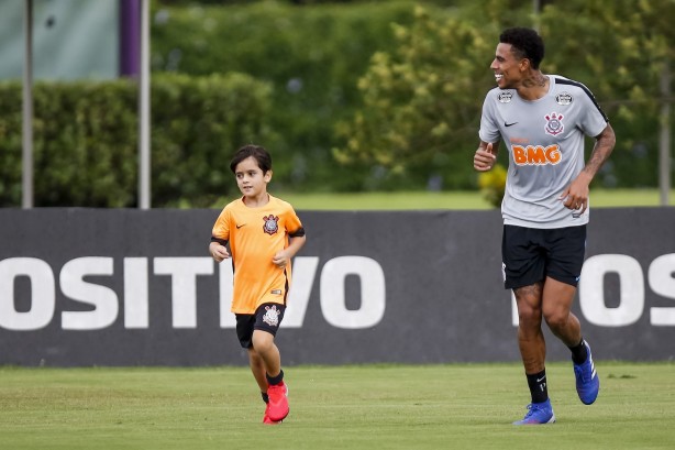 Mini Fagner corre com Gustagol no CT Joaquim Grava