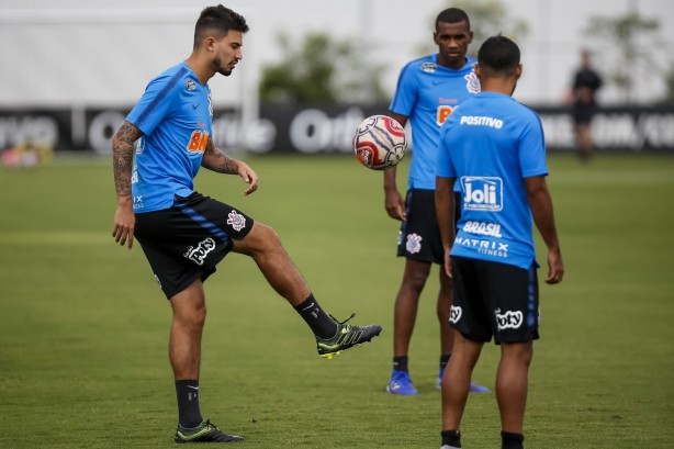 Pedro Henrique no treino deste sábado no CT Joaquim Grava