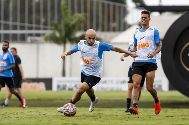 Régis e Clayson no treino deste sábado no CT Joaquim Grava