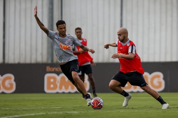 Thiaguinho e Régis no treino de hoje no CT Joaquim Grava