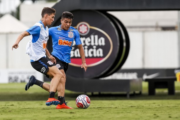 Vital e Roni no treino deste sábado no CT Joaquim Grava