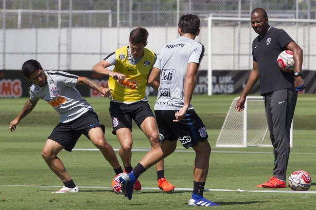 Díaz e Vital no treinamento do CT Joaquim Grava