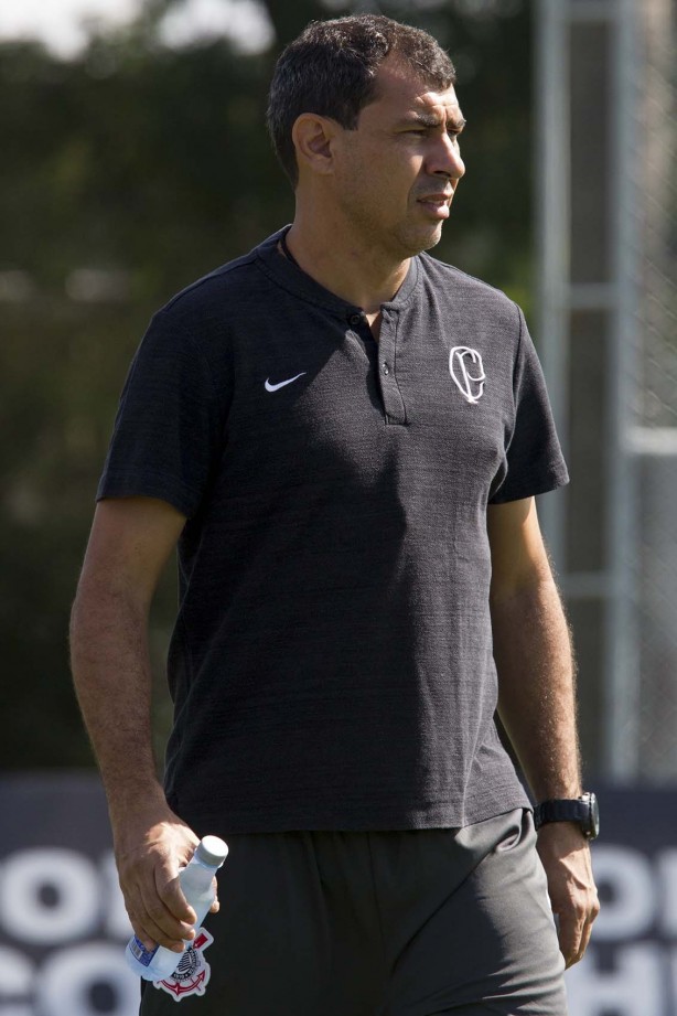 Fábio Carille já treina a equipe nesta segunda-feira no CT