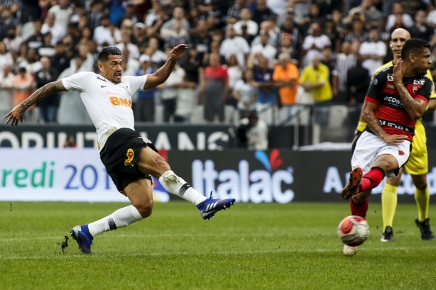 Ralf durante a vitória contra o Oeste, no Campeonato Paulista