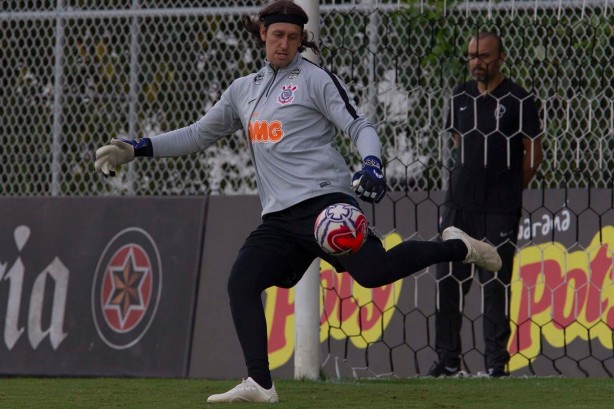Goleiro Cássio treina nesta terça-feira para jogo contra o Ituano