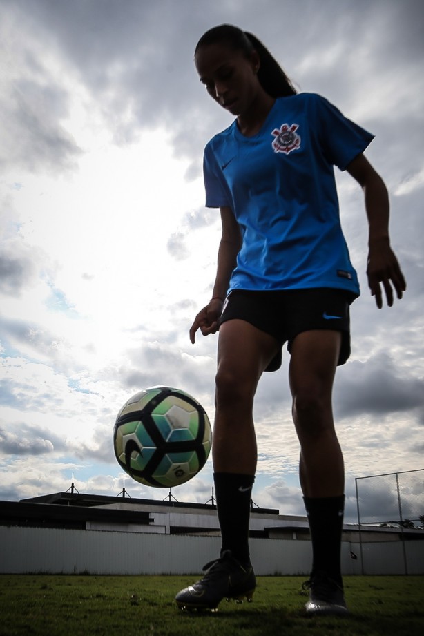 Atacante Millene no treino do Corinthians Futebol Feminino nesta quarta-feira