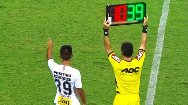 Fabrício Oya fez sua estreia como profissional do Corinthians