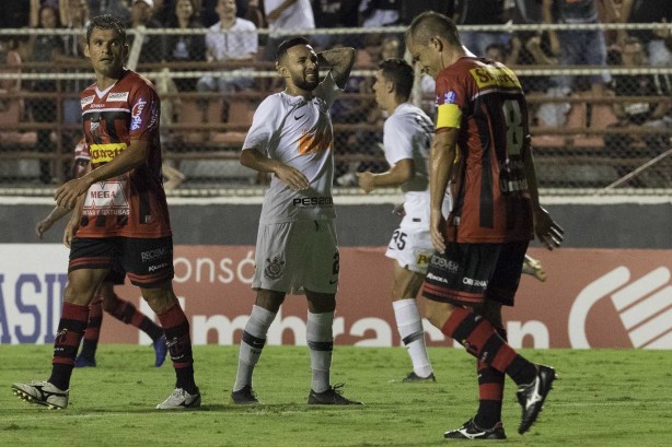 Clayson durante o jogo contra o Ituano, pela última rodada do Paulistão
