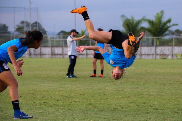 Olha que marra! Se liga no treino das meninas do Corinthians Futebol Feminino