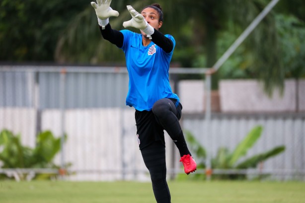 Voa, Lelê! Goleira do Corinthians Futebol Feminino treina nesta quarta-feira