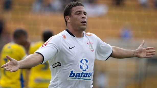 Lateral da camisa corinthiana já foi estampada por marca de desodorantes