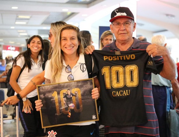Cacau completou 100 jogos com a camisa do Corinthians