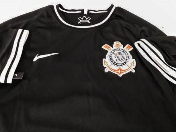 Camisa faz homenagem aos 50 anos da Gavies da Fiel