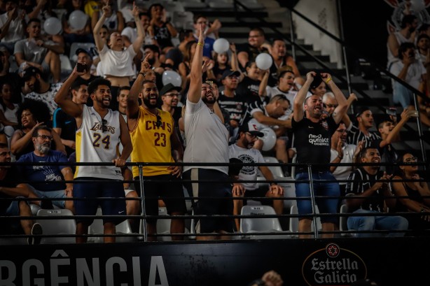 Fiel torcida marcou presença no jogo contra o Flamengo, pelo NBB