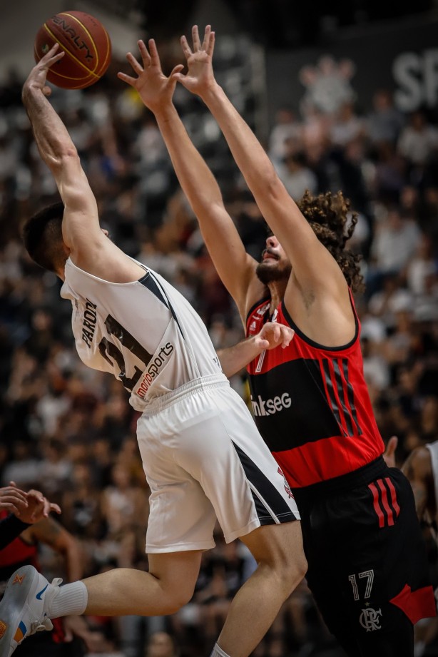 Parodi durante derrota para o Flamengo, pelo NBB