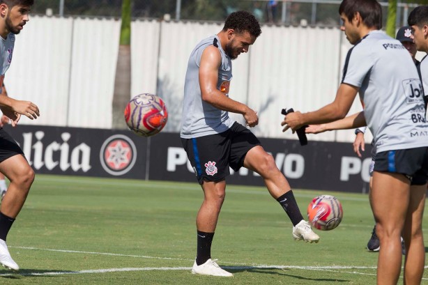 André Luís no treino desta manhã no CT Joaquim Grava