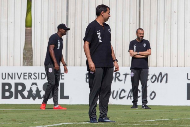 Carille no treino desta manhã no CT Joaquim Grava