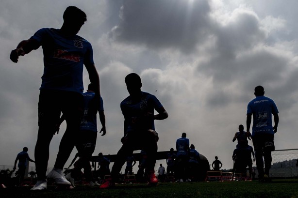Jogadores do Corinthians se preparam para jogo contra o Santos, pelo Paulistão 2019