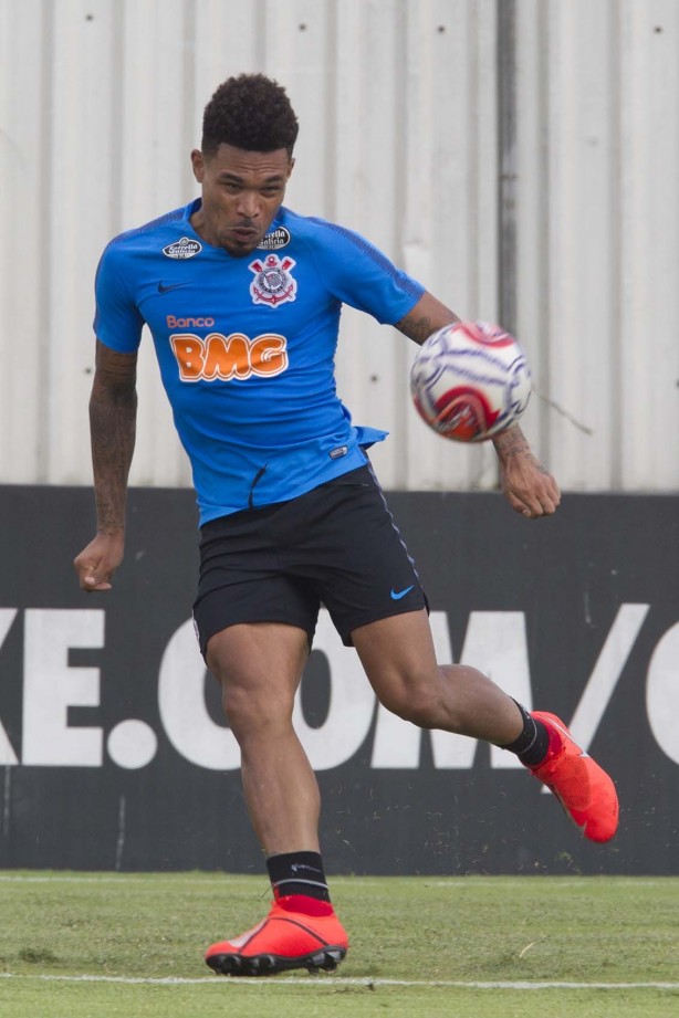 Júnior Urso no treino de hoje no CT Joaquim Grava