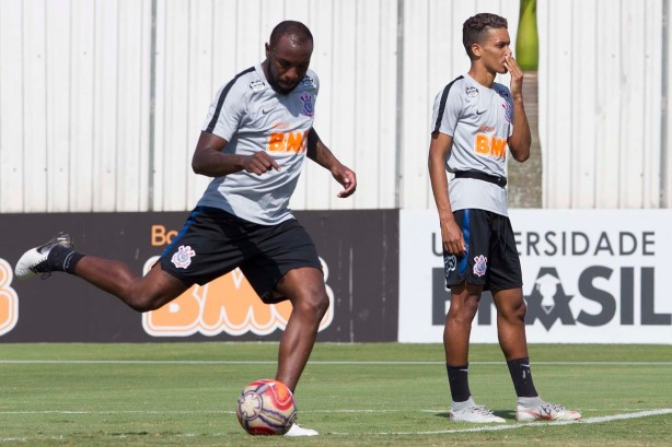 Manoel e Pedrinho treinam nesta manhã no CT