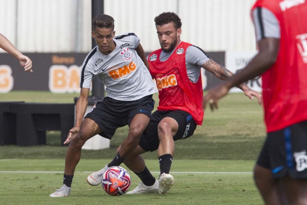 Pedrinho e André Luís treinam no CT