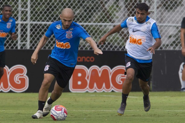 Régis e Sornoza no treinamento de hoje no CT Joaquim Grava