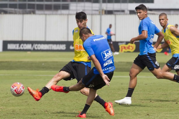 Timão finaliza preparação para jogo contra o Santos