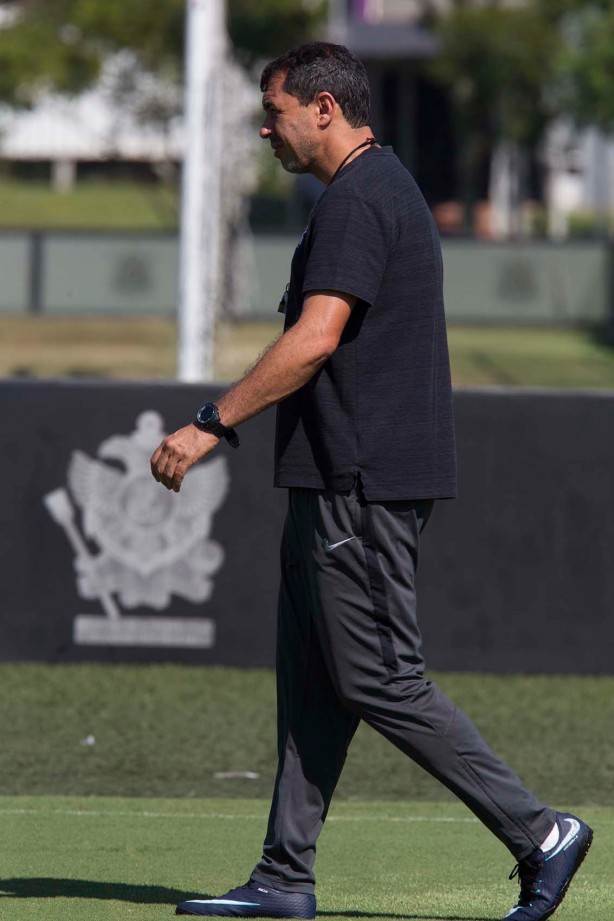 Carille no treino deste sábado de aleluia no CT Joaquim Grava