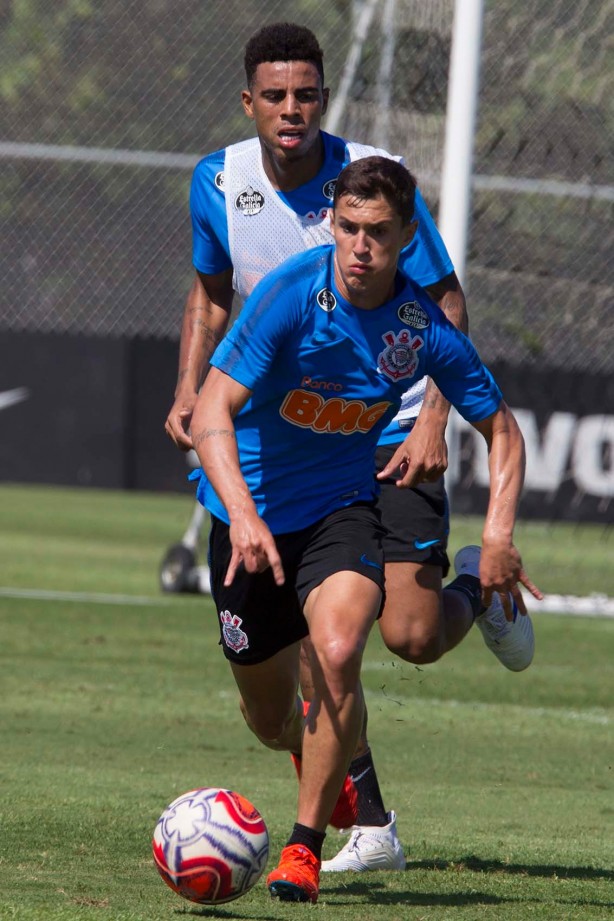 Gustavo e Vital no treino desta sexta-feira da Paixão no CT Joaquim Grava