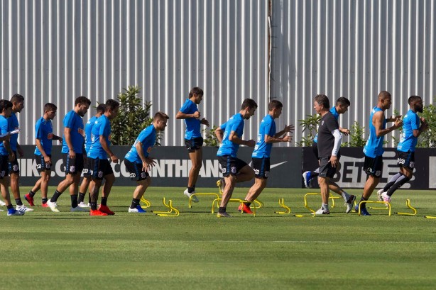 Jogadores do Corinthians treinam nesta sexta-feira para duelo contra o São Paulo