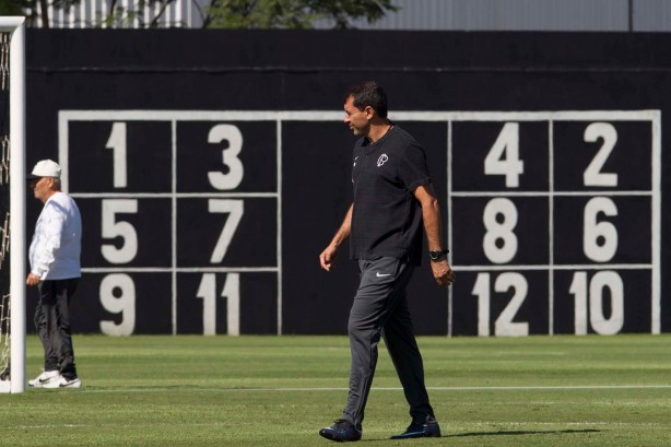 Fábio Carille no treino desta sexta-feira no CT Joaquim Grava