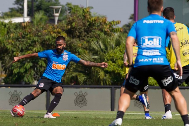 Marquinhos no treino desta sexta-feira da Paixão no CT Joaquim Grava