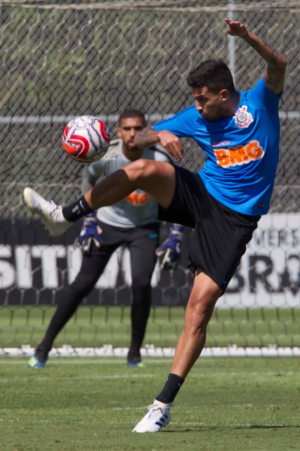 Pedro Henrique no treino desta sexta da Paixão no CT Joaquim Grava