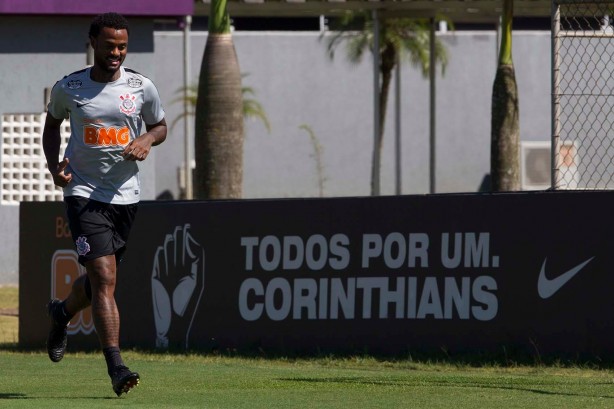 Renê Jr. no treino deste sábado de aleluia no CT Joaquim Grava