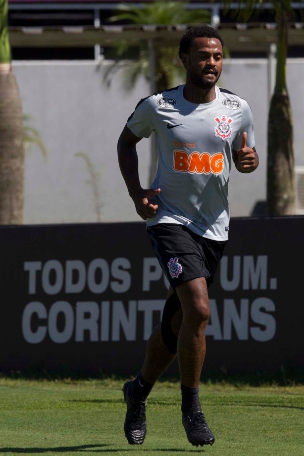 Renê Júnior no treino deste sábado de aleluia no CT Joaquim Grava