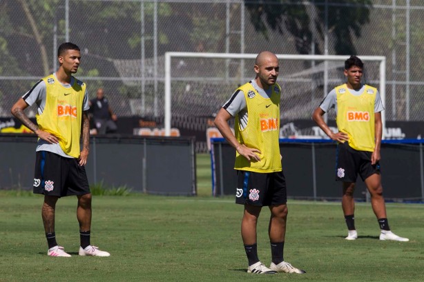 Thiaguinho, Régis e no treino deste sábado de aleluia no CT Joaquim Grava