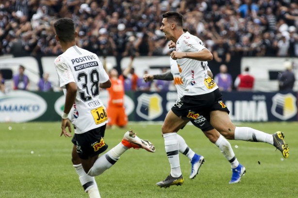 Avelar comemora seu gol contra o São Paulo, pela final do Campeonato Paulista 2019
