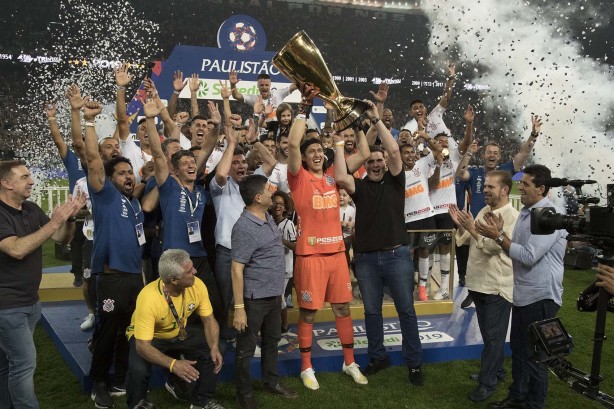Corinthians levanta seu trigésimo caneco de Campeão Paulista