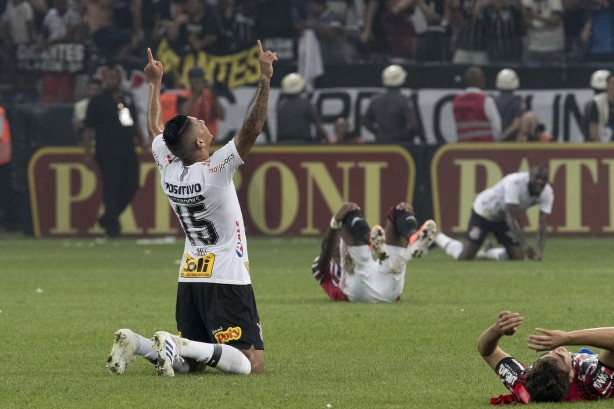 Ralf comemora o título de Campeão Paulista, na Arena Corinthians, em cima do São Paulo