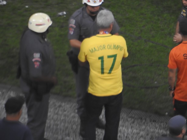 Senador do PSL, mesmo partido de Jair Bolsonaro, foi tietado por PMs na Arena
