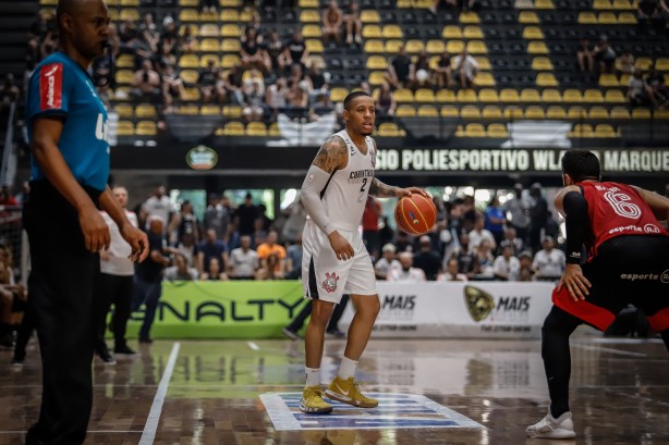 Fuller na derrota para o Flamengo, pelo NBB